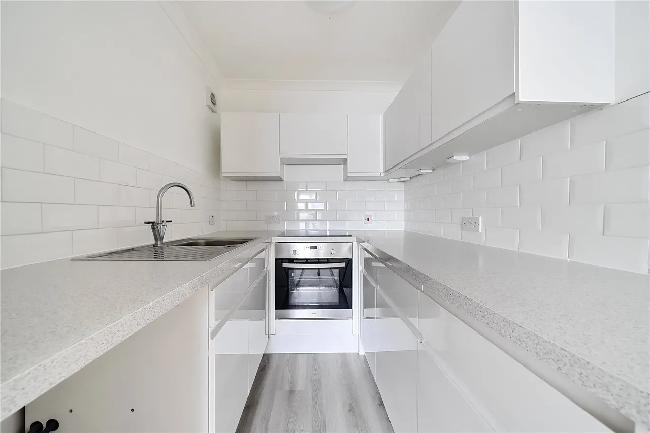 Forge Close, Hayes, BR2, photo 3