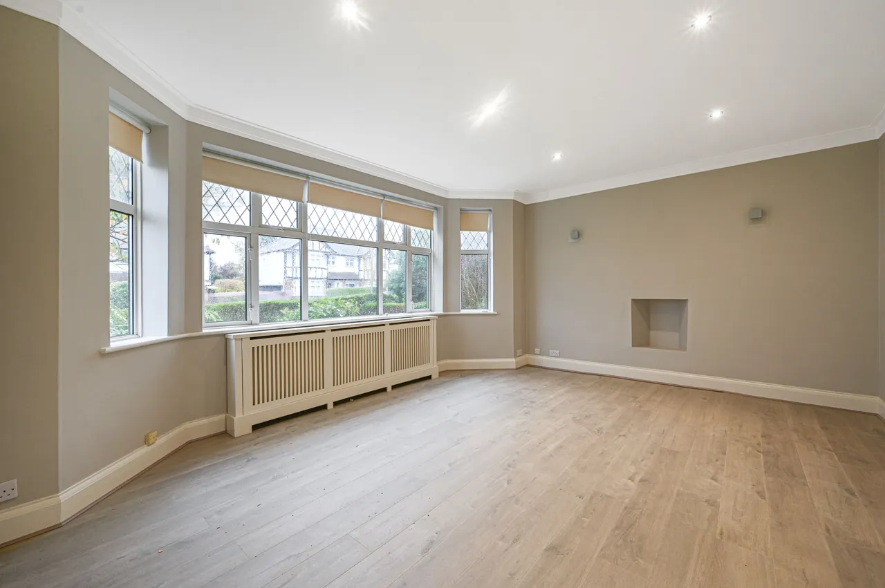 24 Longland Drive, London, photo 5