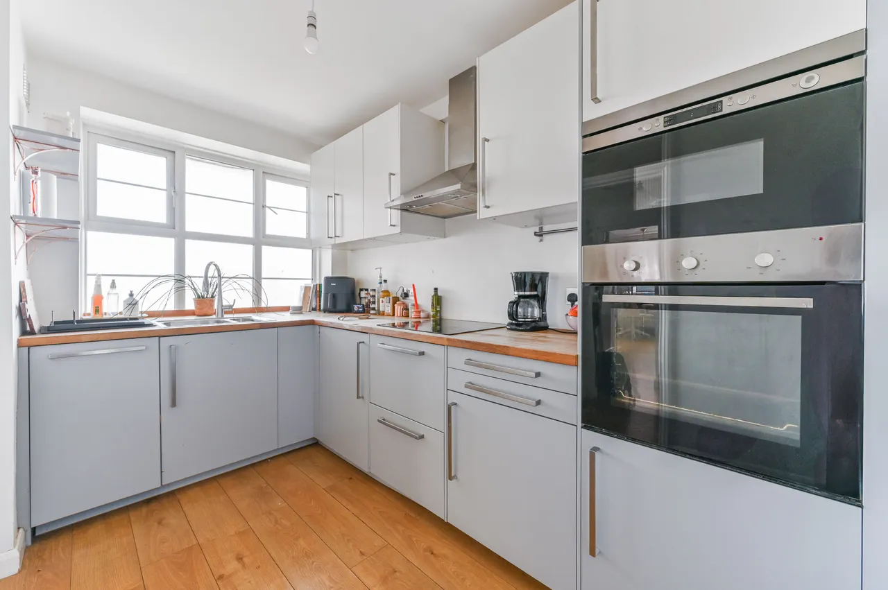 Flat 19, Silchester Court, London Road, Thornton Heath, photo 6