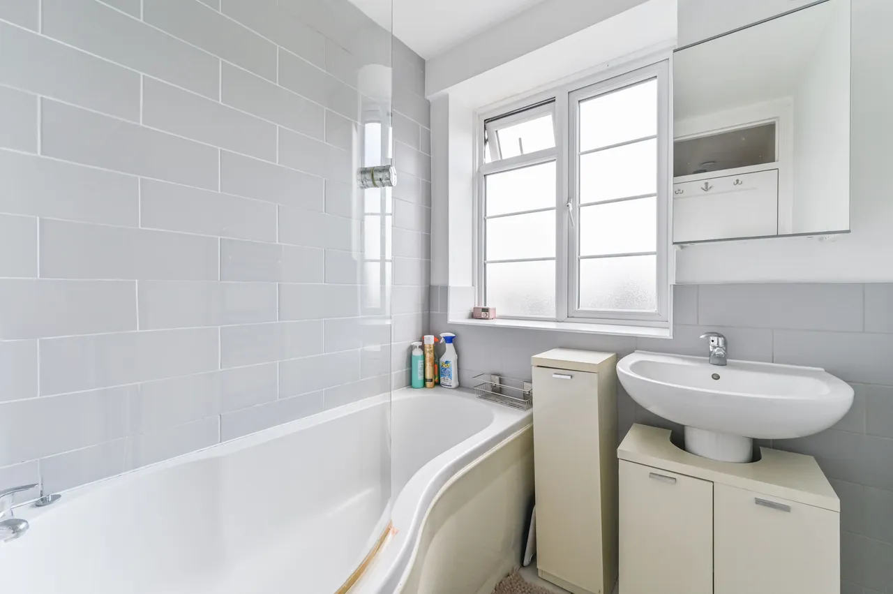 Flat 19, Silchester Court, London Road, Thornton Heath, photo 12