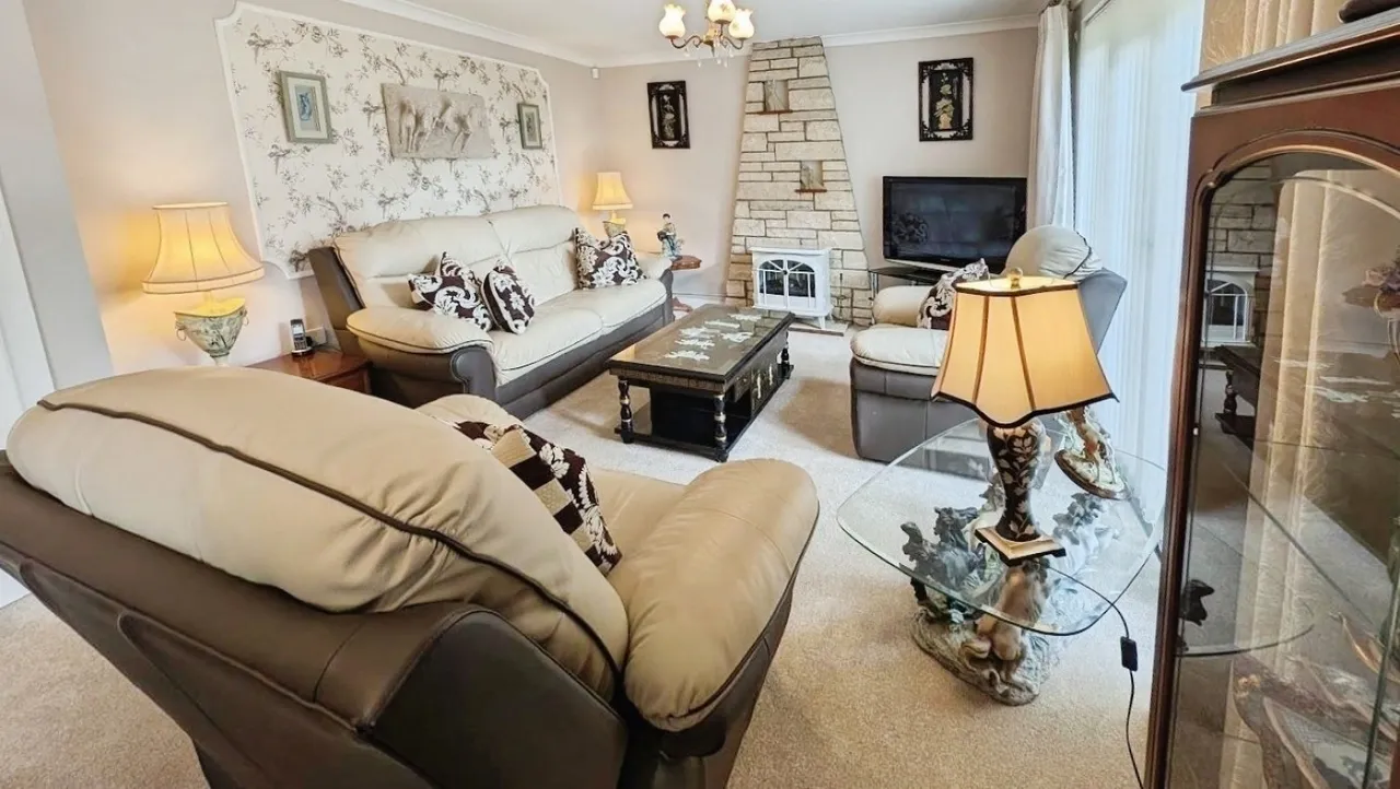 Somerset Avenue, Yate, BS37, photo 3