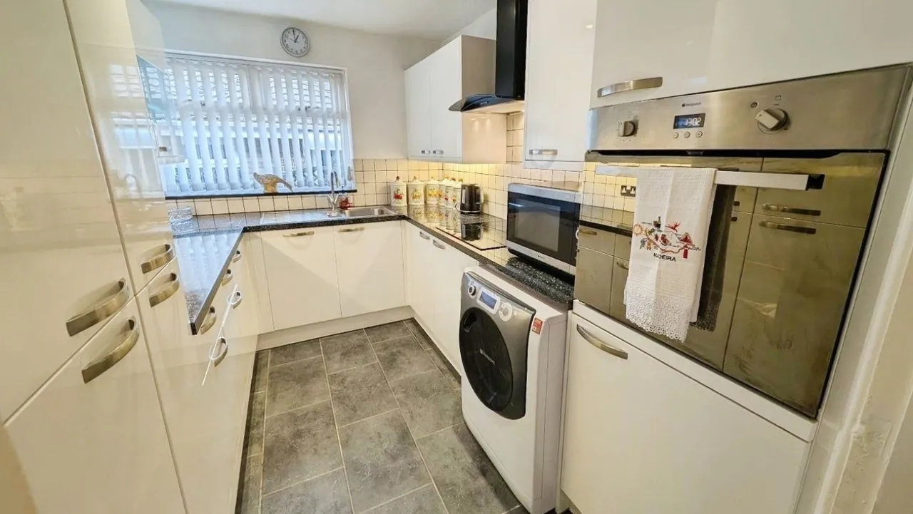 Somerset Avenue, Yate, BS37, photo 7