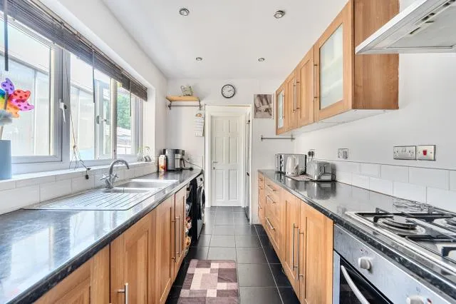 Iffley Road, Swindon, SN2, photo 10