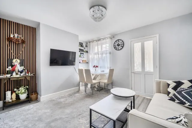 Iffley Road, Swindon, SN2, photo 5
