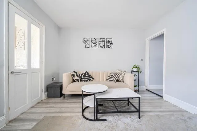 Iffley Road, Swindon, SN2, photo 6