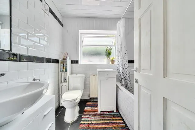 Iffley Road, Swindon, SN2, photo 17