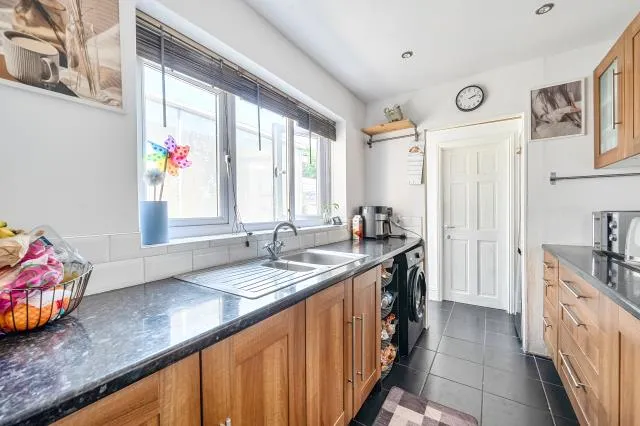 Iffley Road, Swindon, SN2, photo 9