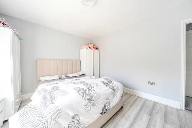 Iffley Road, Swindon, SN2, photo 12