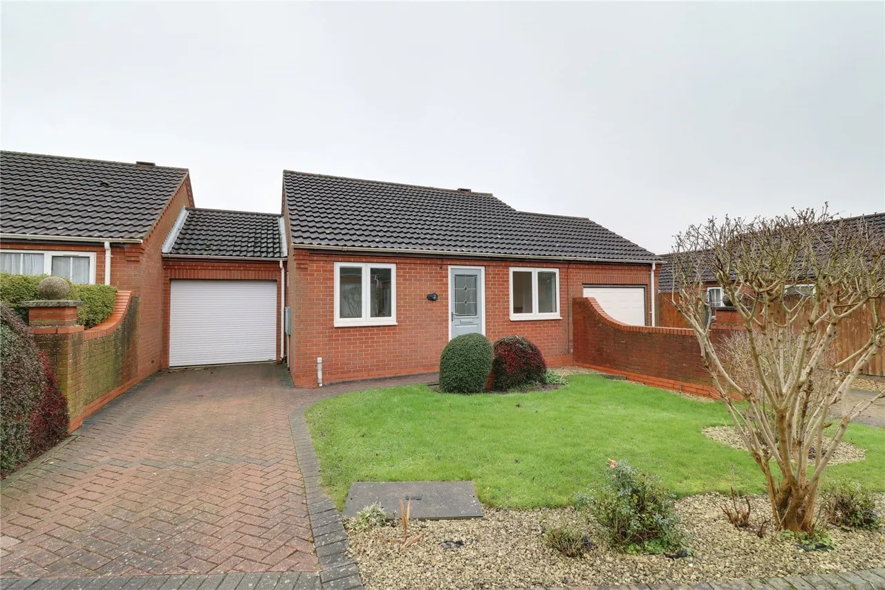 2 bed house to rent, Middlegate Close, Barrow-Upon-Humber, DN19