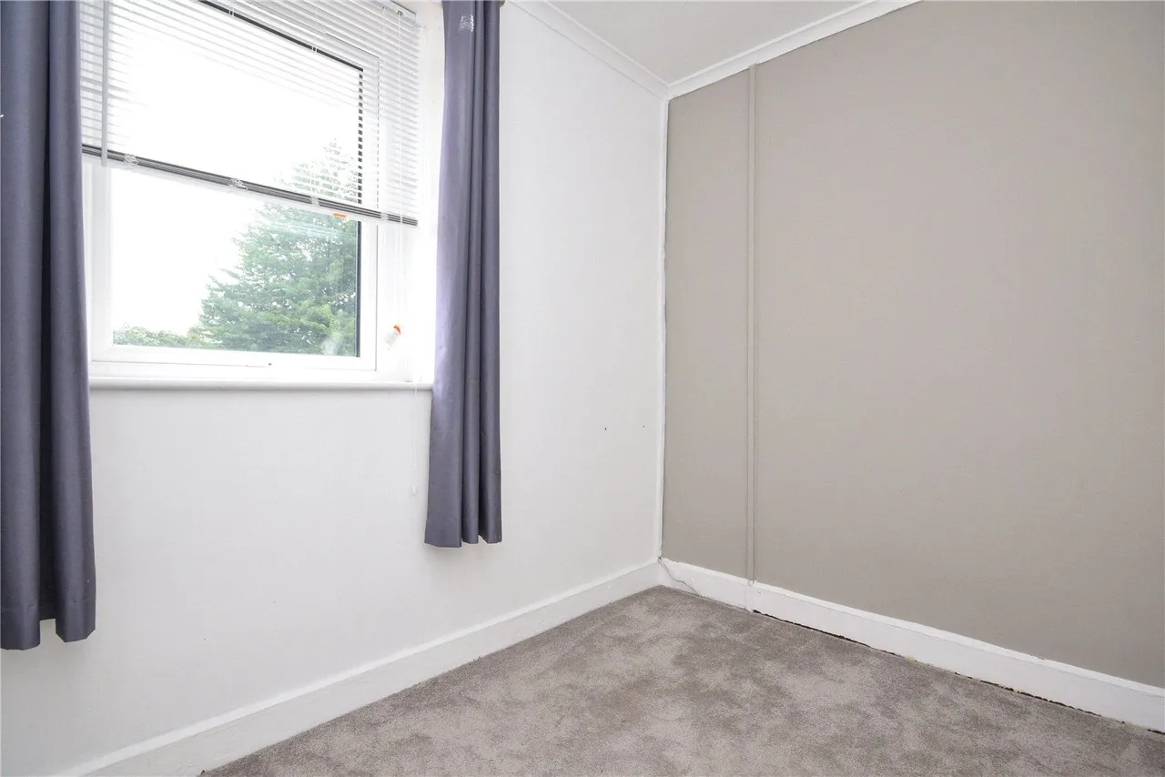Bradford Road, Tingley, WF3, photo 6