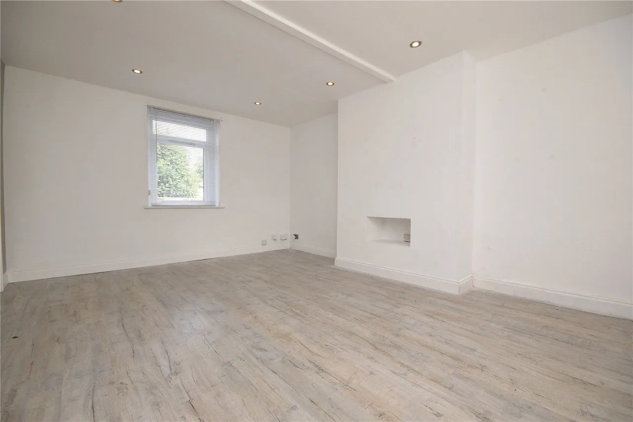 Bradford Road, Tingley, WF3, photo 10