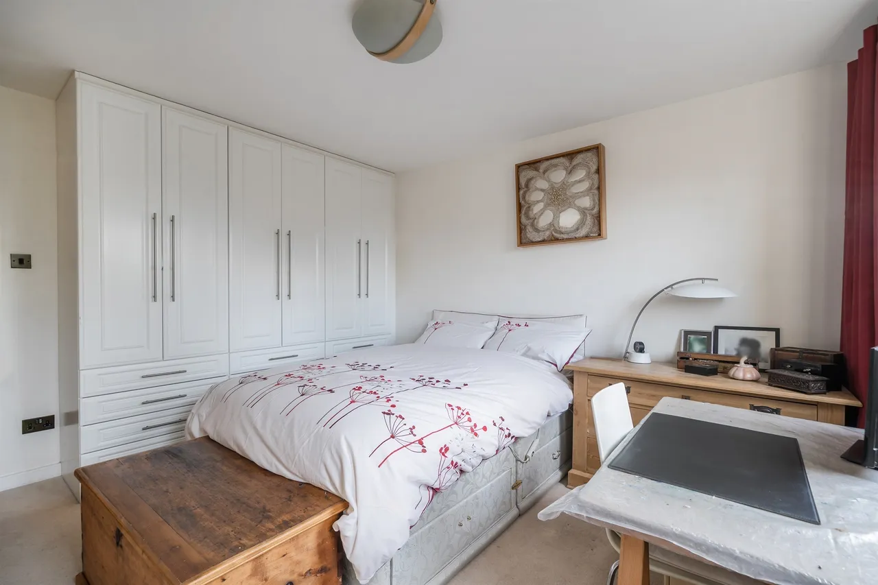 Priory Court, BERKHAMSTED, photo 8