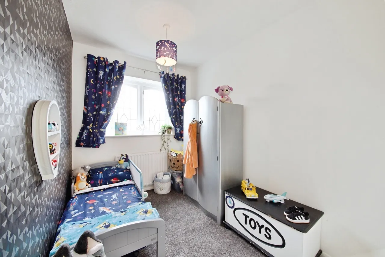 Eastern Avenue East, ROMFORD, Essex, RM1, photo 8
