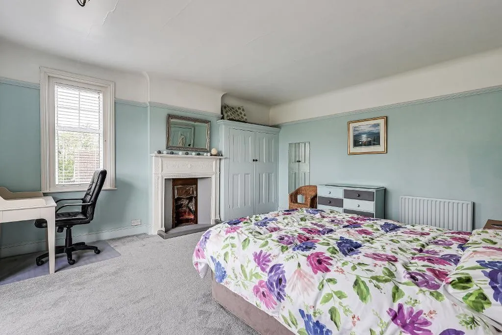 Westhall Road, Warlingham, photo 18