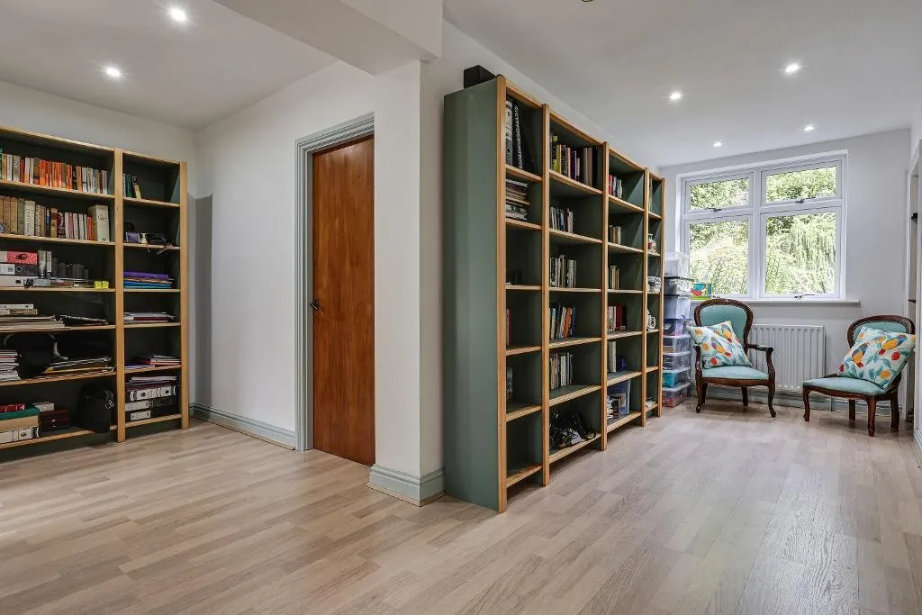 Westhall Road, Warlingham, photo 14