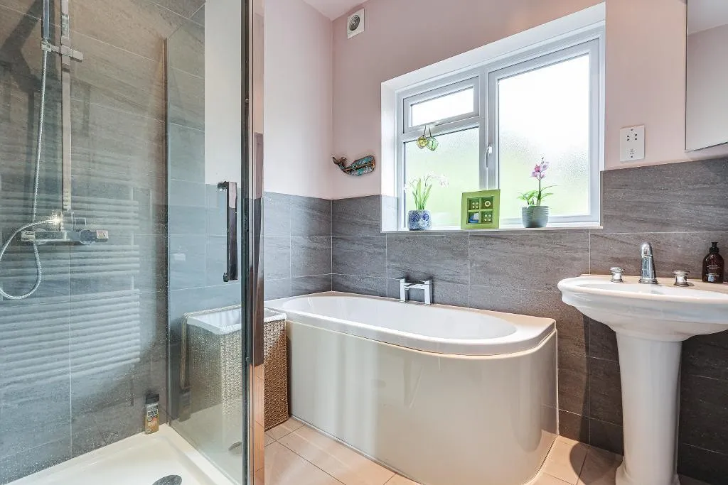 Westhall Road, Warlingham, photo 25