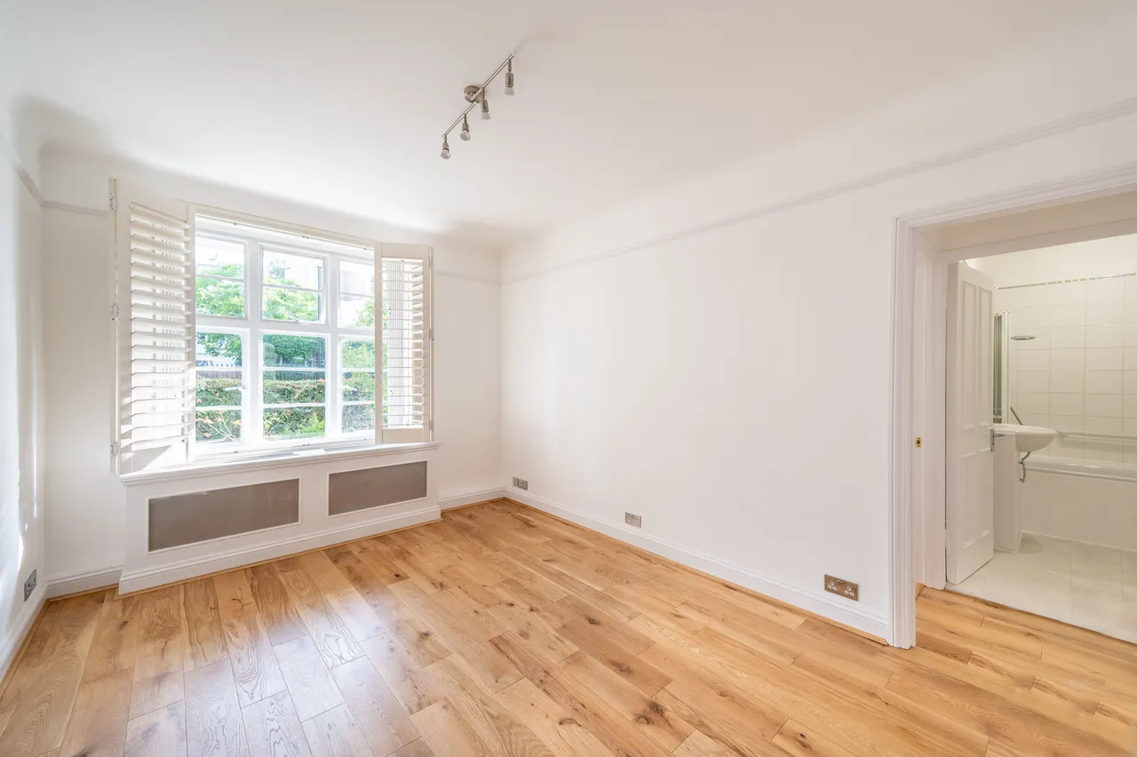 Flat 1 Lansdowne Court, 42 Lansdowne Crescent, London, photo 2