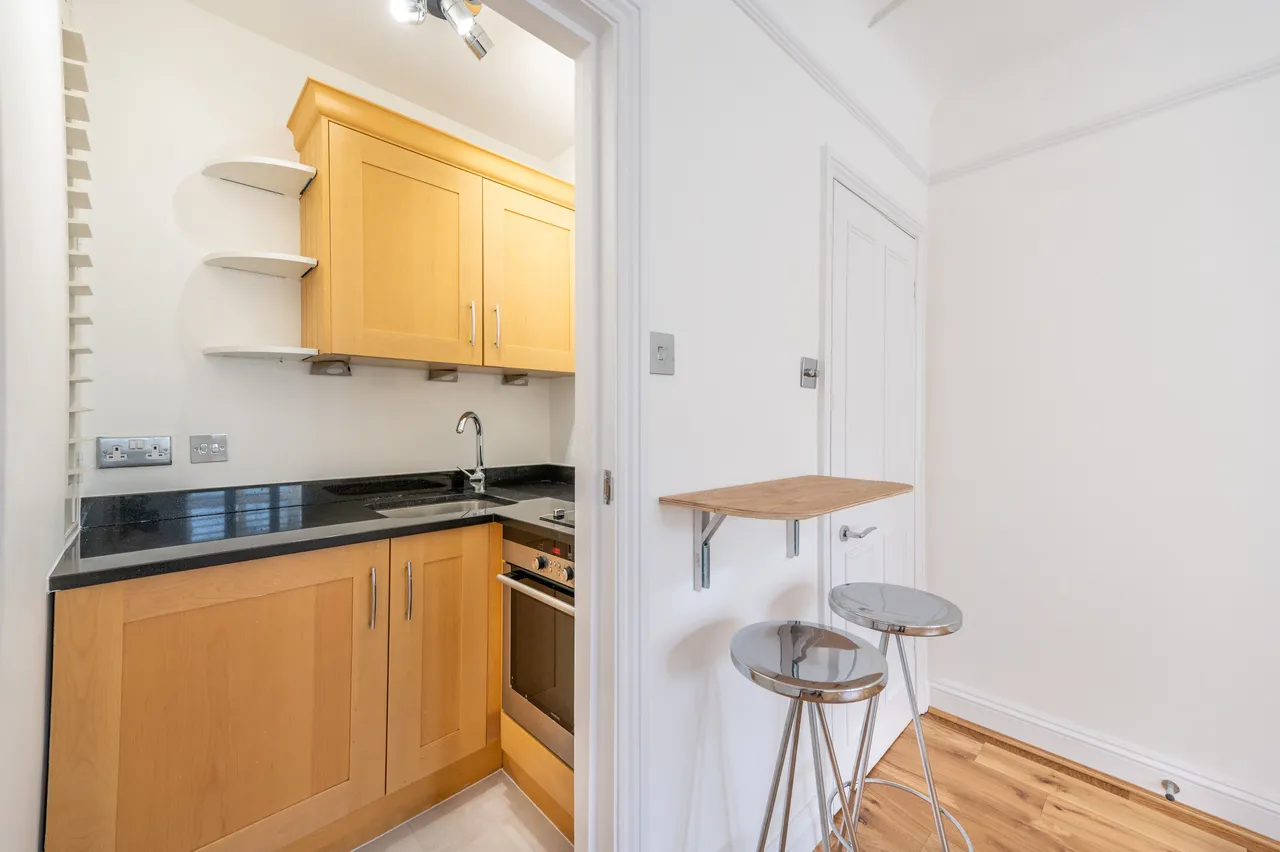 Flat 1 Lansdowne Court, 42 Lansdowne Crescent, London, photo 4
