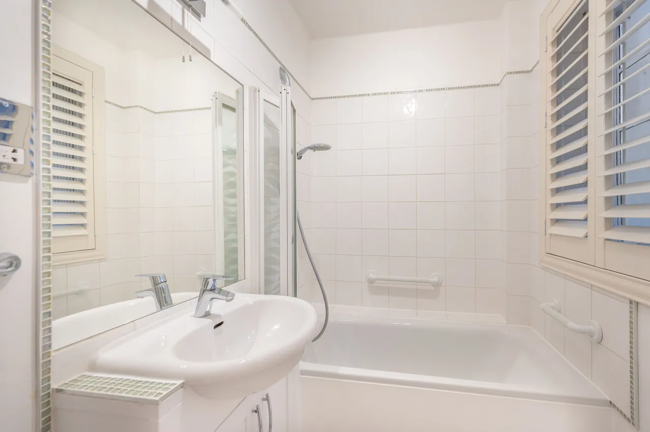 Flat 1 Lansdowne Court, 42 Lansdowne Crescent, London, photo 5