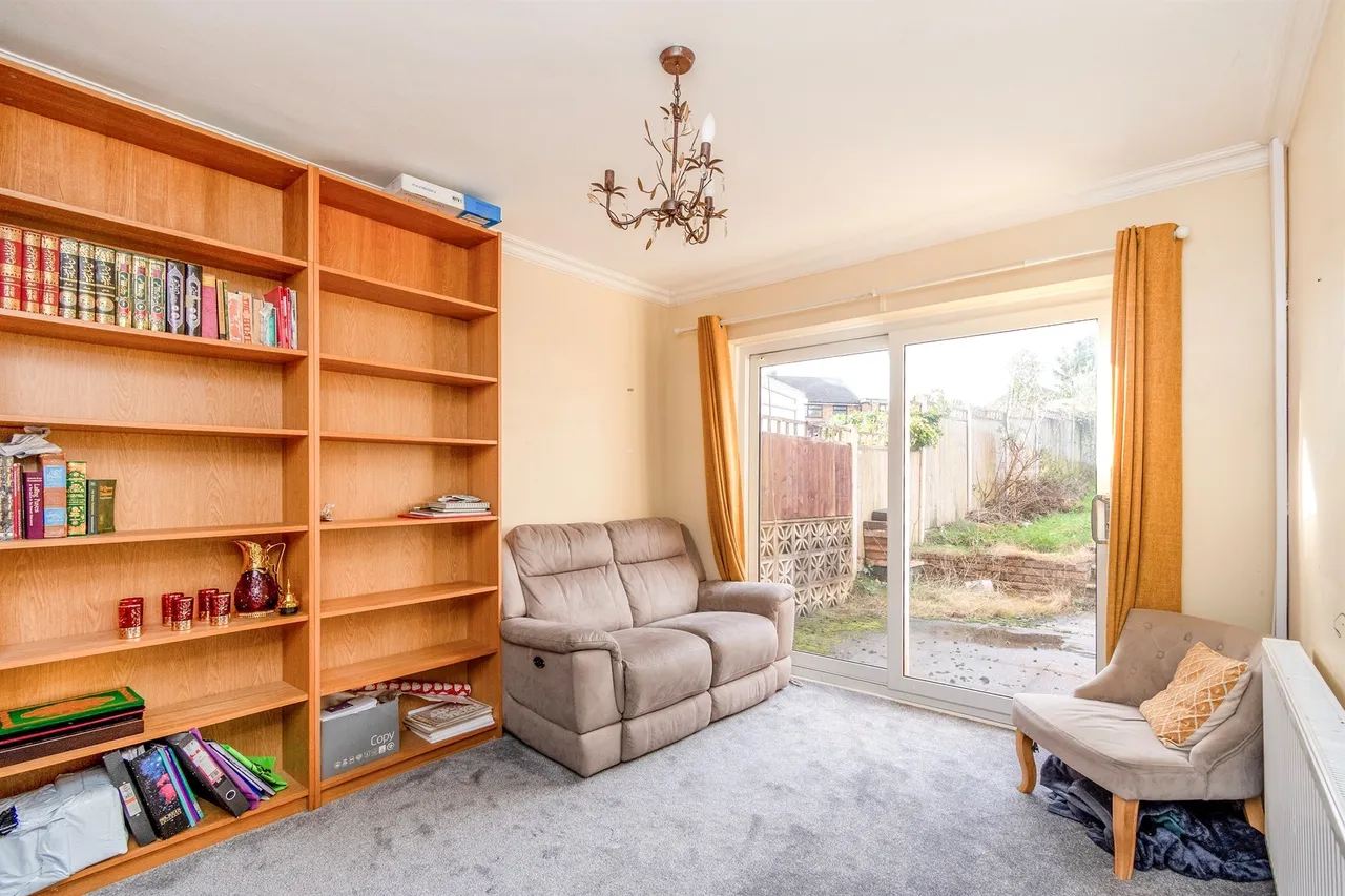 Aldersley Road, Claregate, Wolverhampton, photo 5