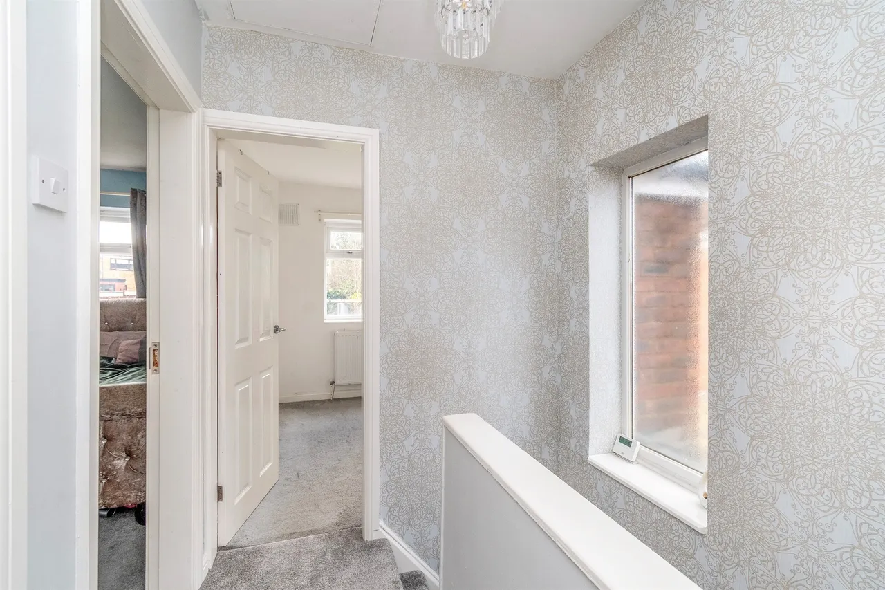 Aldersley Road, Claregate, Wolverhampton, photo 10