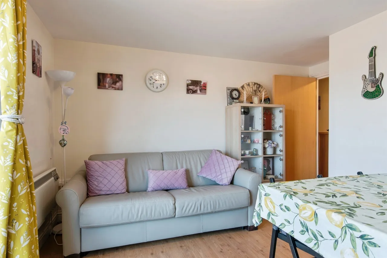 Upper King Street, Royston, photo 6