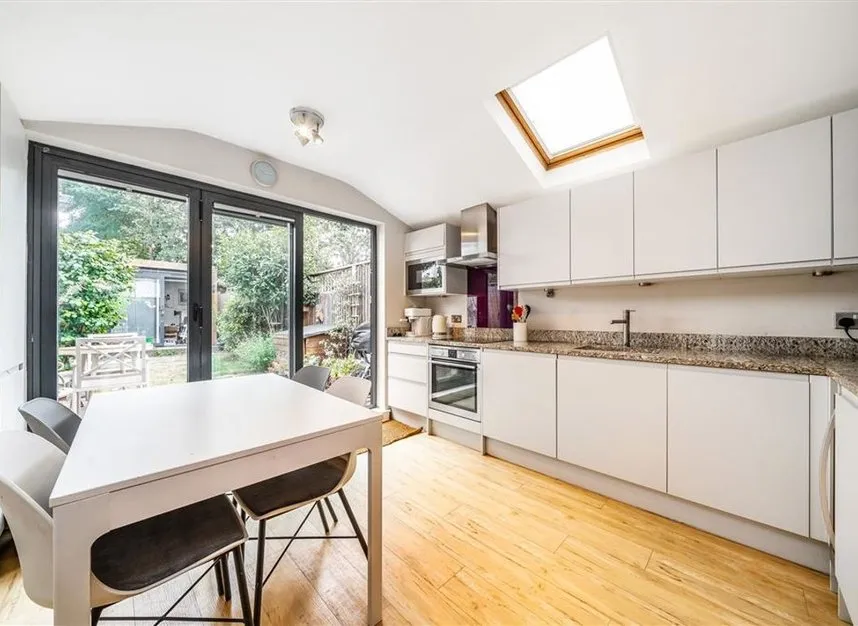York Road, Teddington, TW11, photo 4