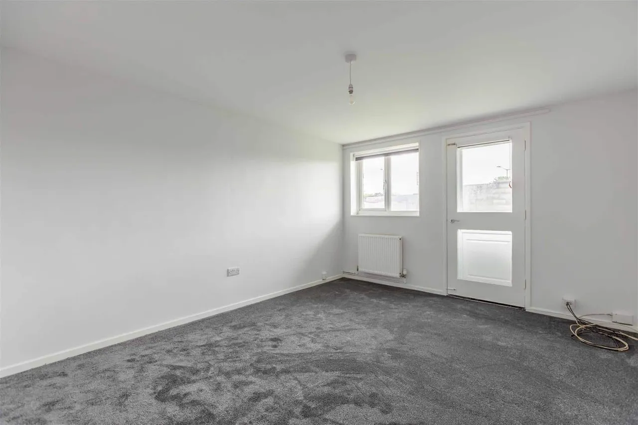 Grampian Way, Slough, SL3 8UG, photo 6
