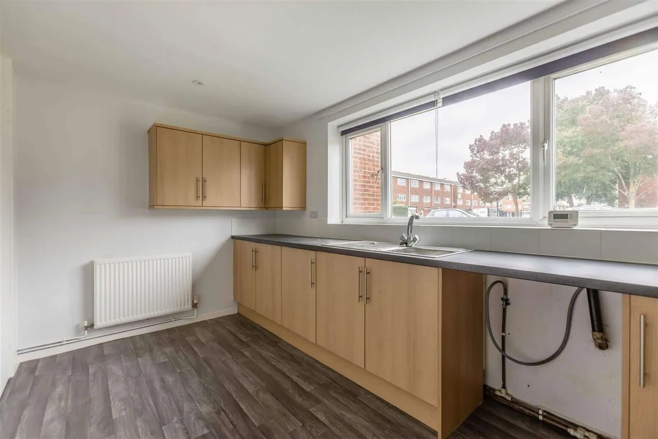 Grampian Way, Slough, SL3 8UG, photo 4
