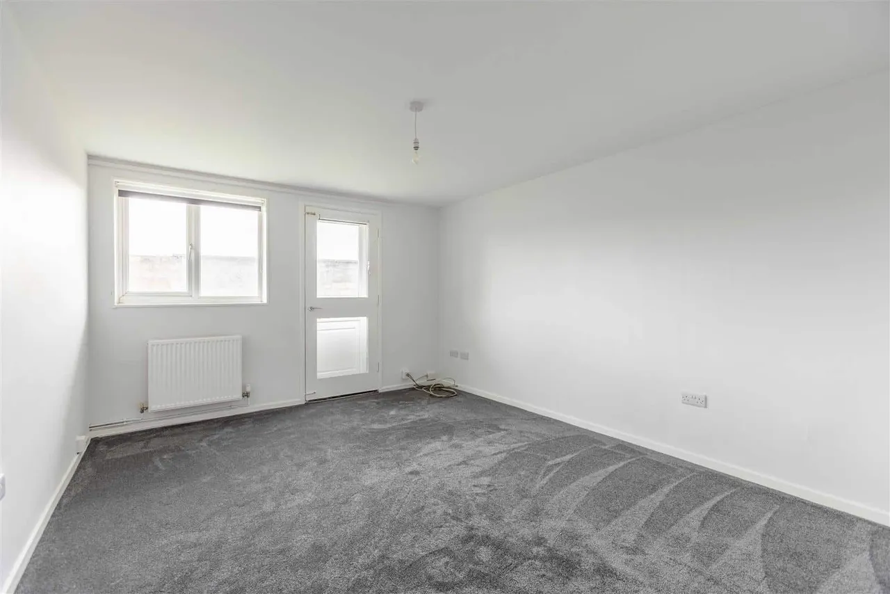 Grampian Way, Slough, SL3 8UG, photo 5