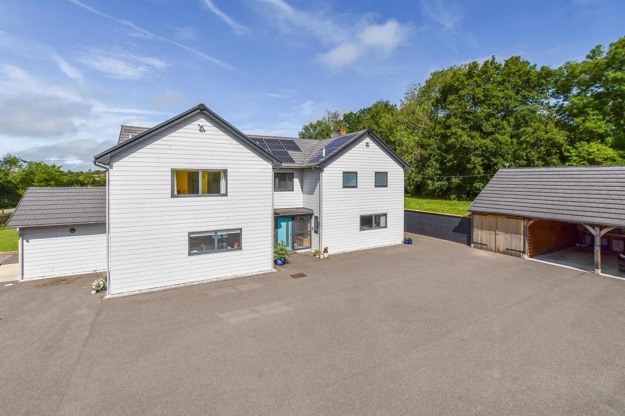 5 bed house for sale, Steellands Farm House, Lower Platts, TN5
