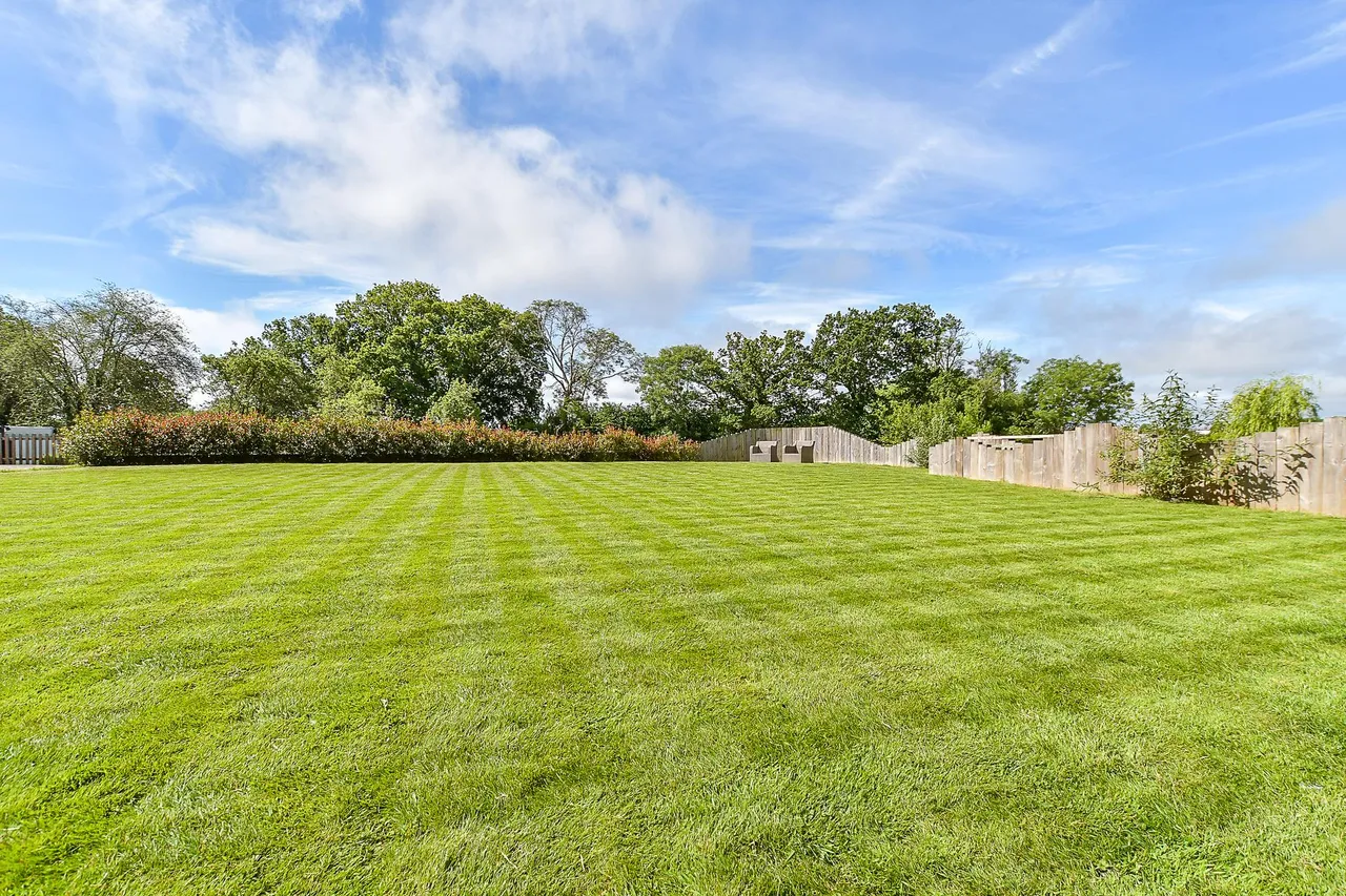 Steellands Farm House, Lower Platts, TN5, photo 27