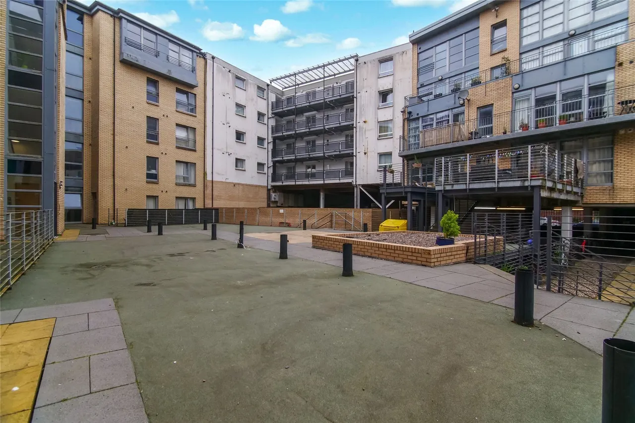 2 bed flat for sale — Barrland Street, Pollokshields, Glasgow, G41