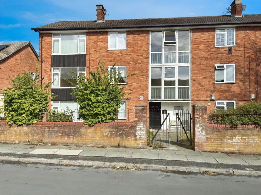 2 bed flat for sale — Arnhem Road, Liverpool, Merseyside, L36