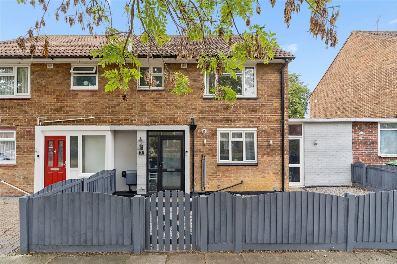 3 bed house for sale, St. Peters Pavement, Basildon, SS14