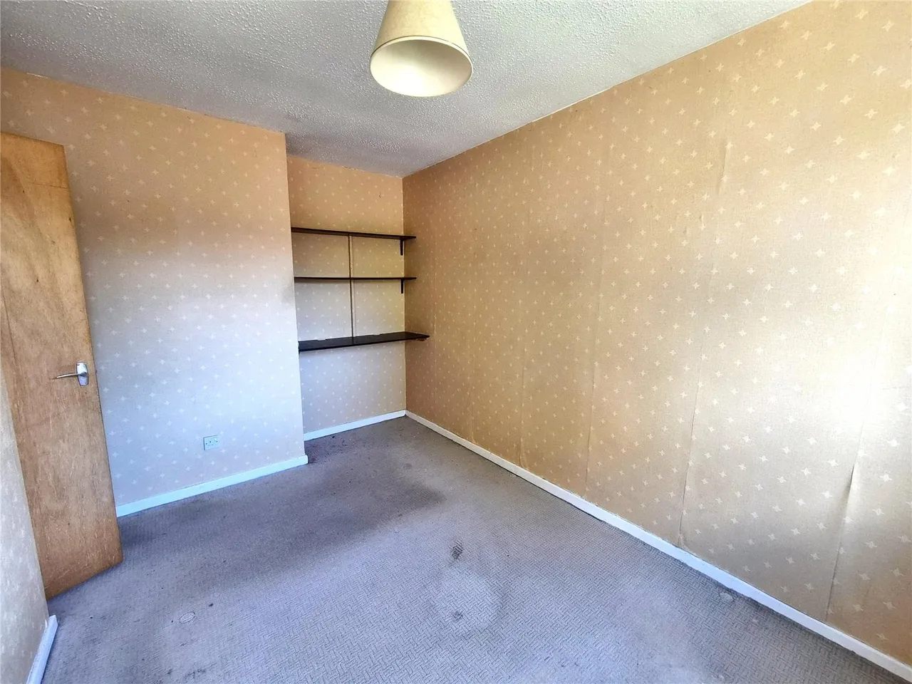 Bickerton Drive, Gwersyllt, LL11, photo 3