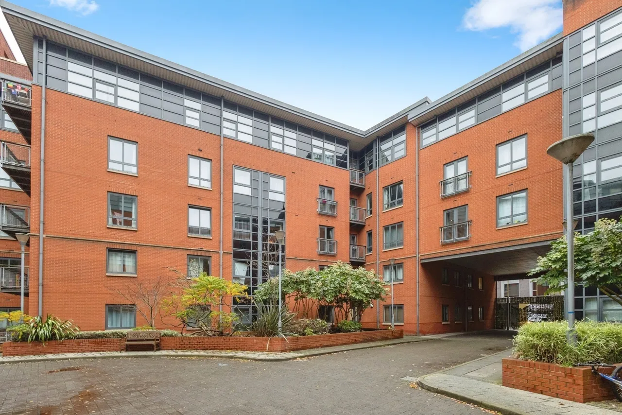 1 bed flat for sale — Ellesmere Street, Manchester, Greater Manchester, M15