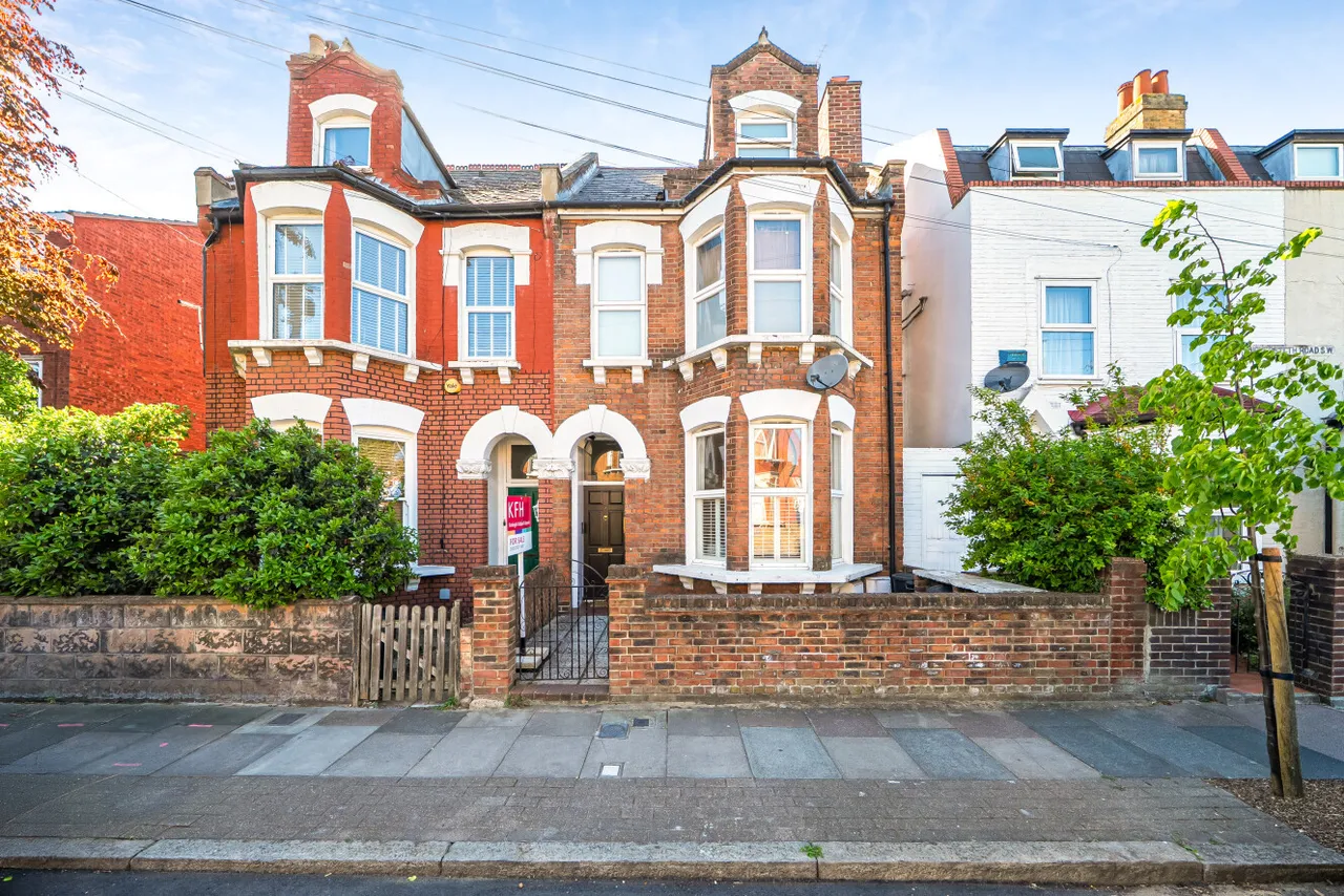 2 bed flat for sale — Bickersteth Road, Tooting, London, SW17