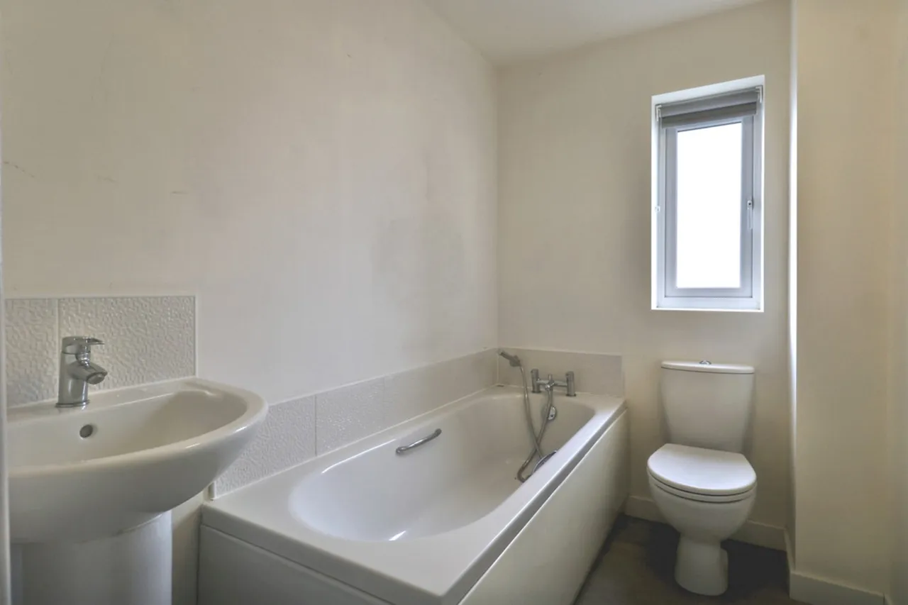 Isinglass Drive, Edlington, DN12, photo 11