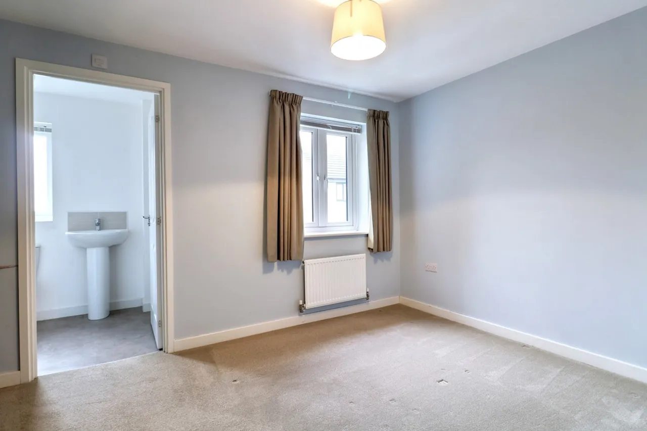 Isinglass Drive, Edlington, DN12, photo 12