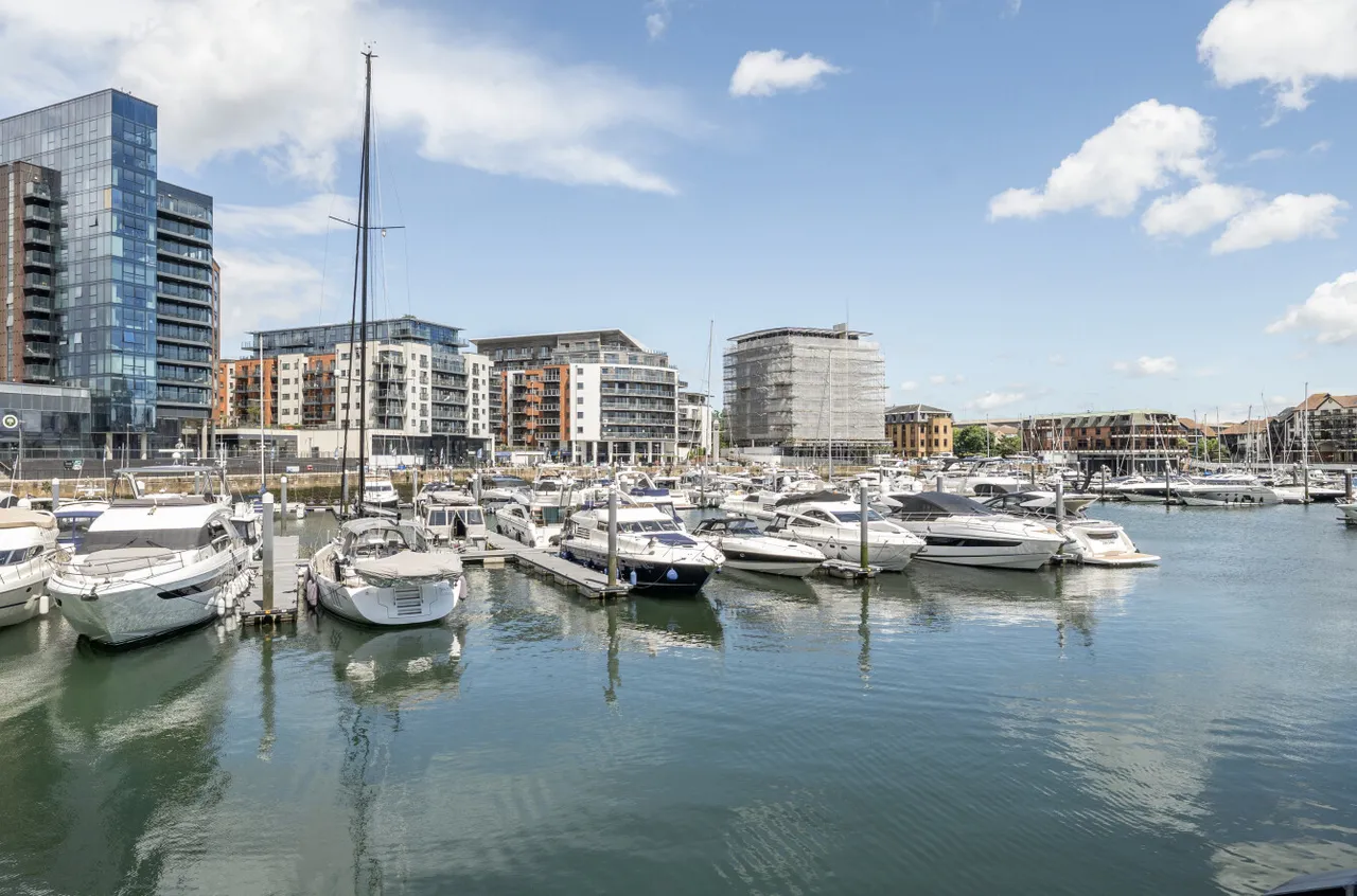 Maritime Walk, Ocean Village, SO14, photo 16
