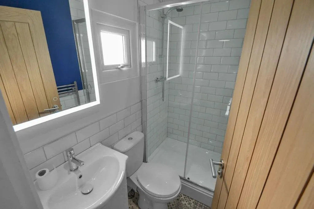 Bankfield Avenue, Victoria Park, M13, photo 17