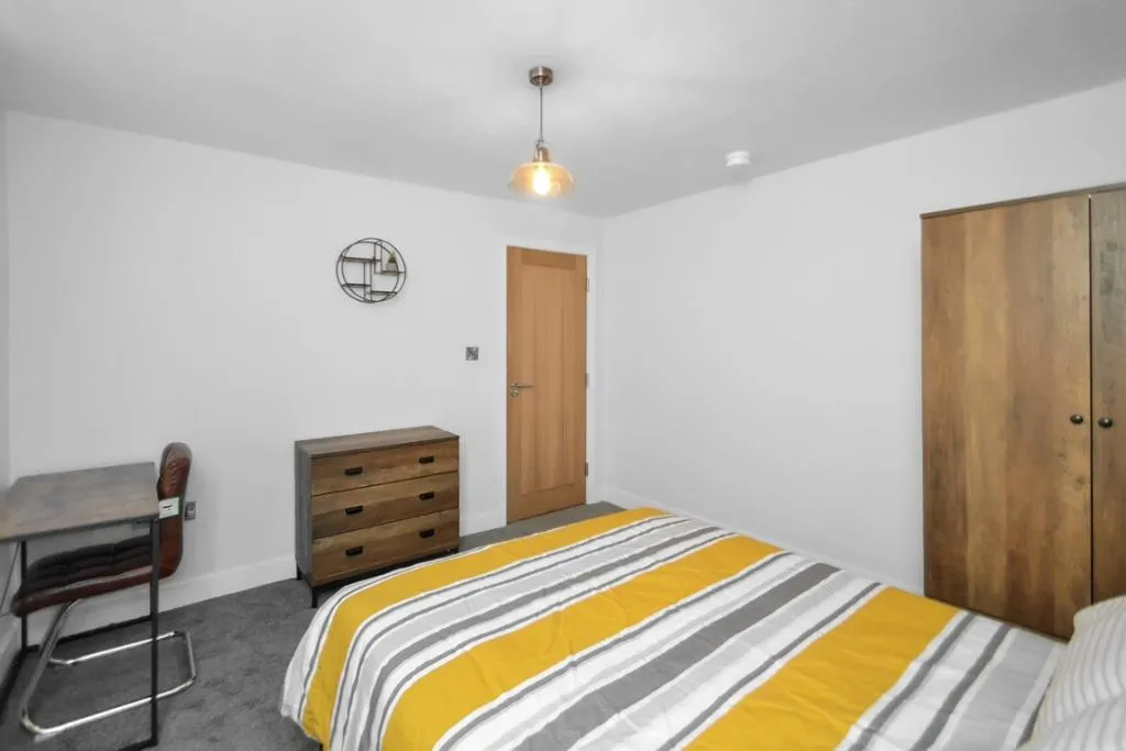 Bankfield Avenue, Victoria Park, M13, photo 10