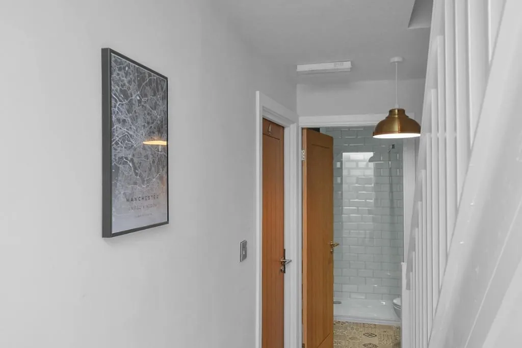 Bankfield Avenue, Victoria Park, M13, photo 12