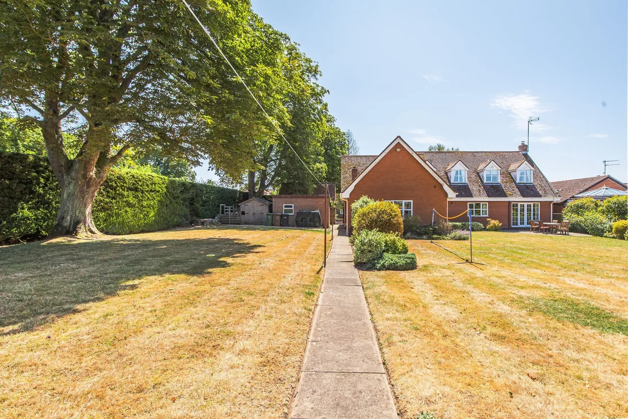 Four Bedroom Detached Home in Congham, photo 20