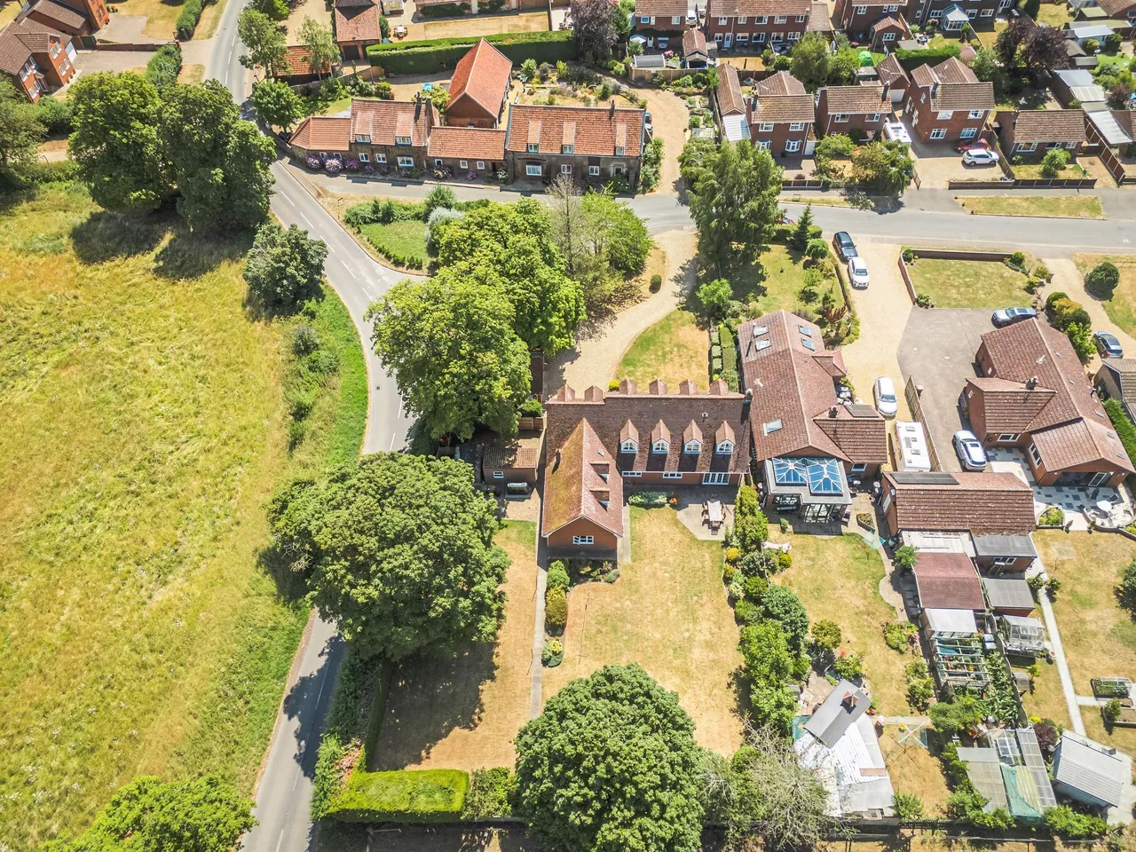 Four Bedroom Detached Home in Congham, photo 22
