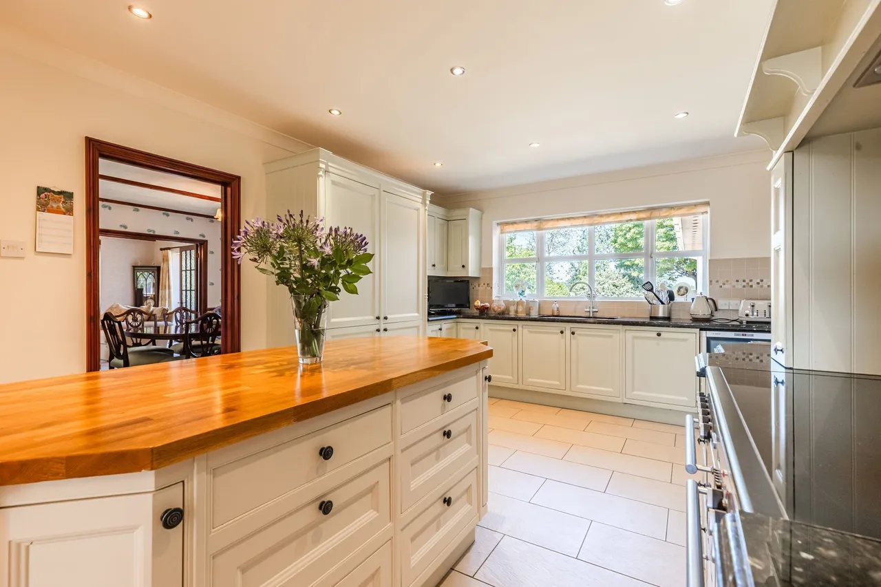 Four Bedroom Detached Home in Congham, photo 7