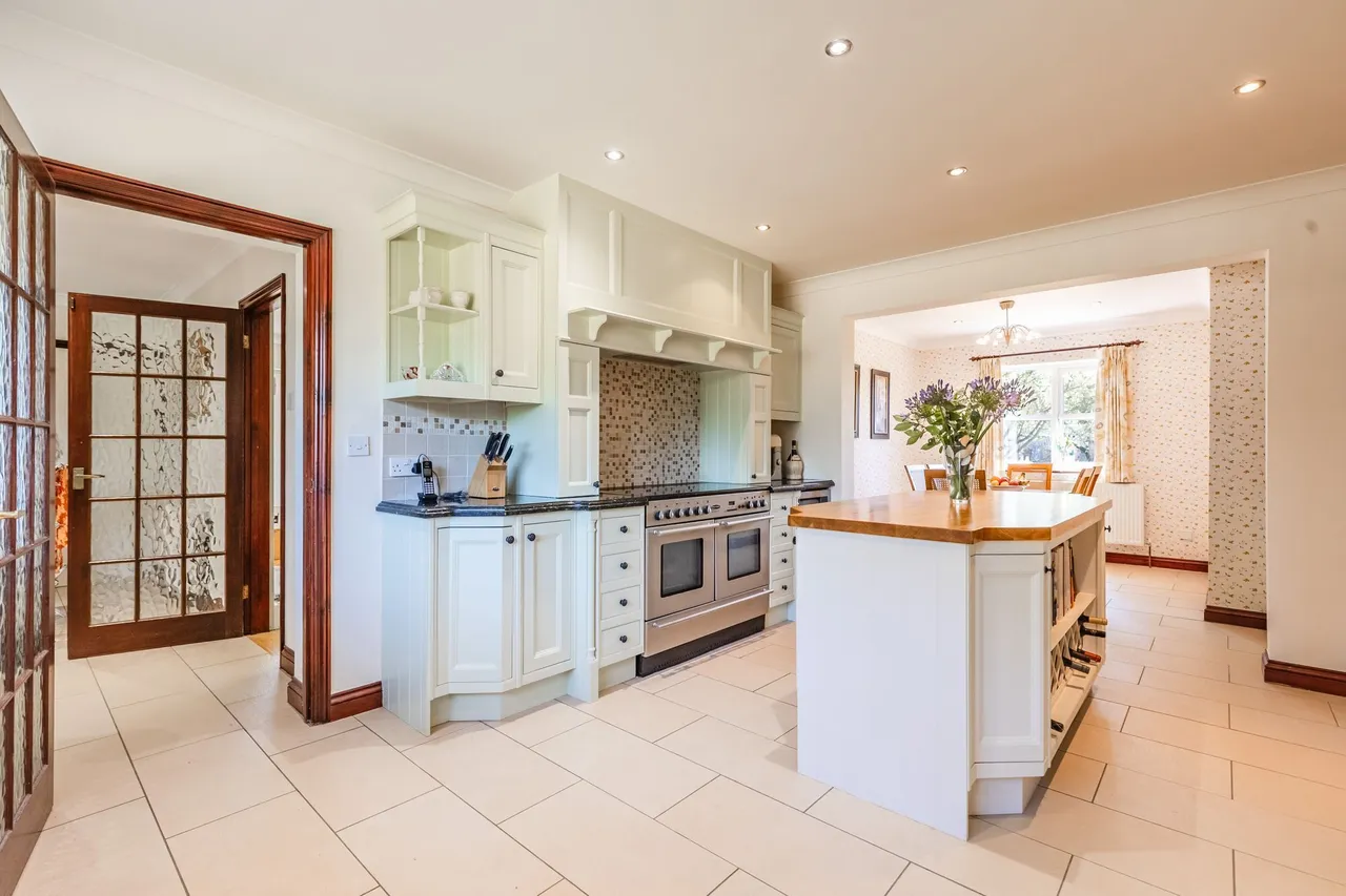Four Bedroom Detached Home in Congham, photo 2