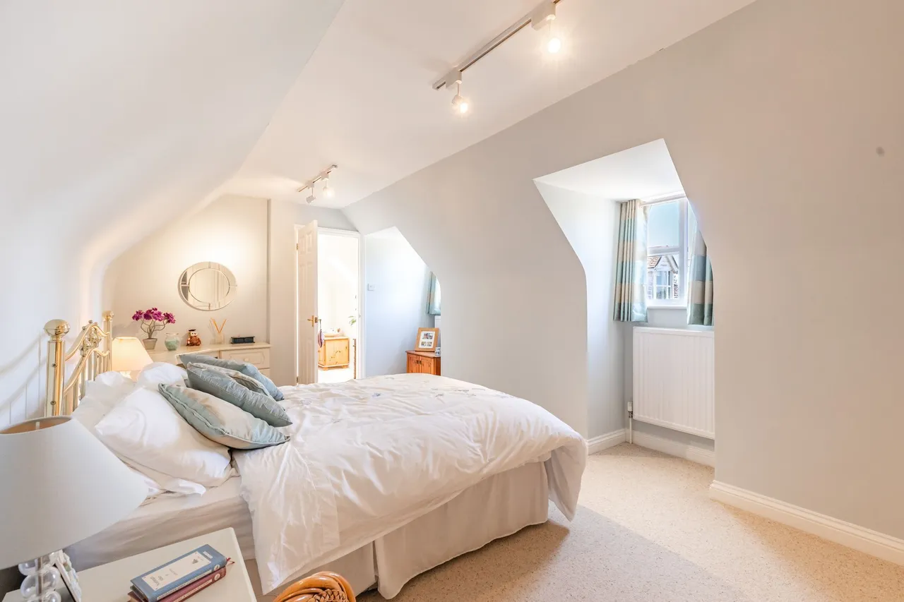 Four Bedroom Detached Home in Congham, photo 14