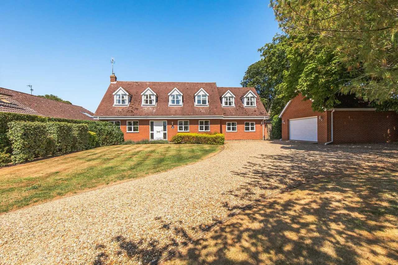 Four Bedroom Detached Home in Congham, photo 17